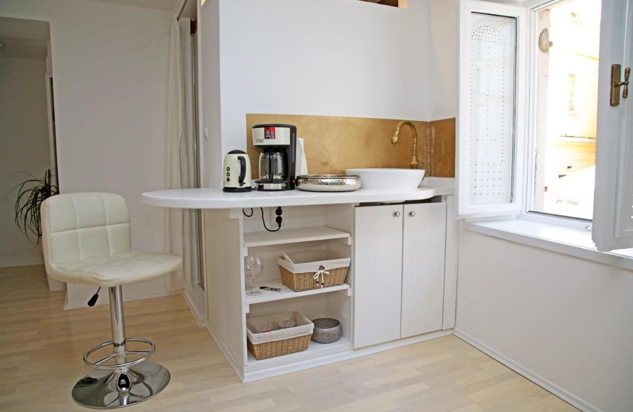 Swan City Apartment & Room Шибеник Екстер'єр фото