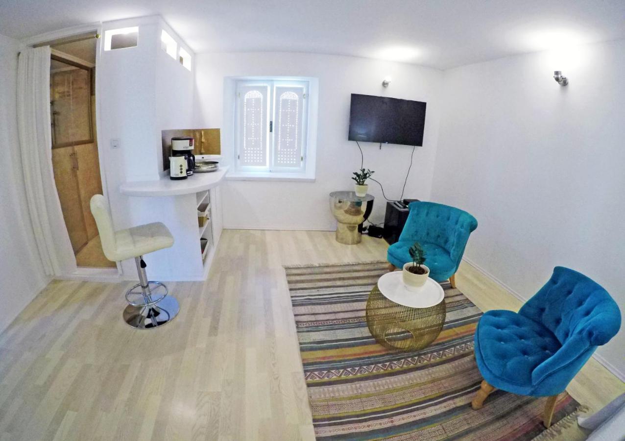 Swan City Apartment & Room Шибеник Екстер'єр фото